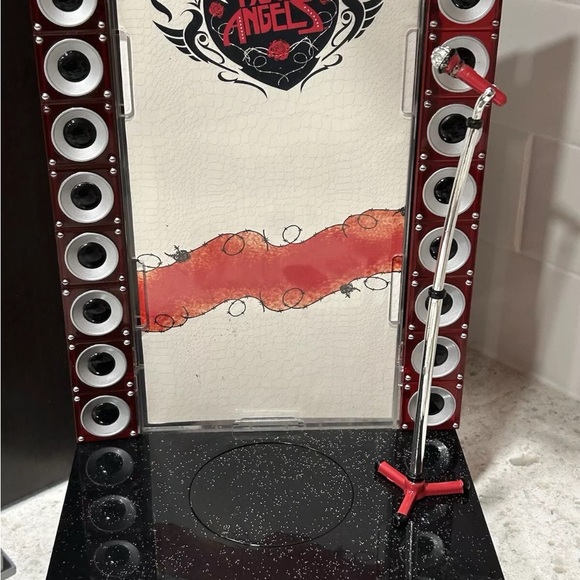 Bratz Rock Angels Band Instruments &Spinning Stage-Complete - Picture 3 of 7